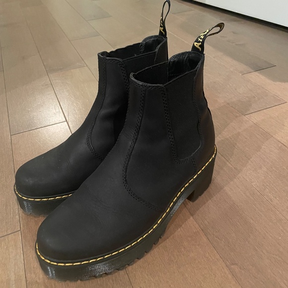 Dr. Martens Rometty Platform Chelsea Boot - Picture 4 of 8